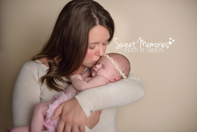 Bucks County Doylestown PA Newborn Photographer | Mom and baby