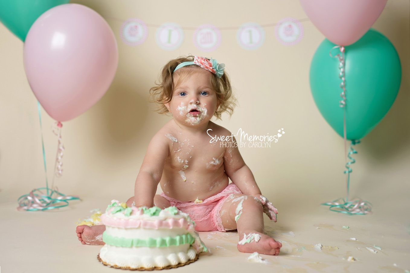 one year old first bithday cake smash