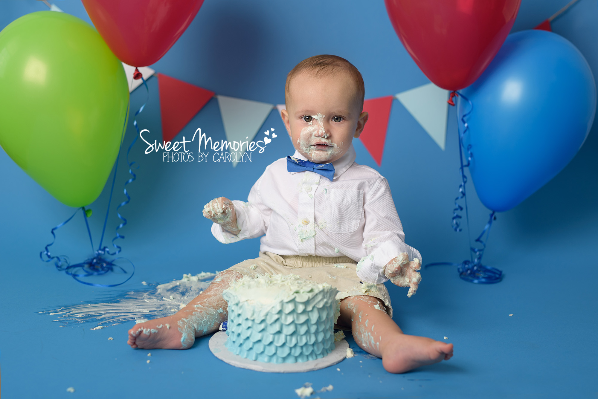 One Year Old First Birthday Cake Smash | Sweet Memories Photos by Carolyn | Newtown, PA | Bucks County Montgomery County Photographer