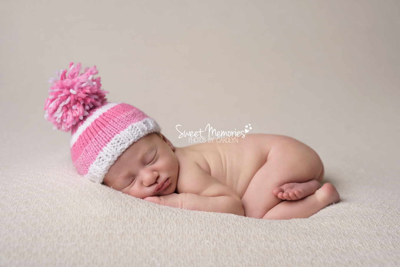 Sweet Memories Photos by Carolyn | Warwick PA | Bucks County Montgomery County Newborn Infant Baby Photographer | newborn baby girl with hat