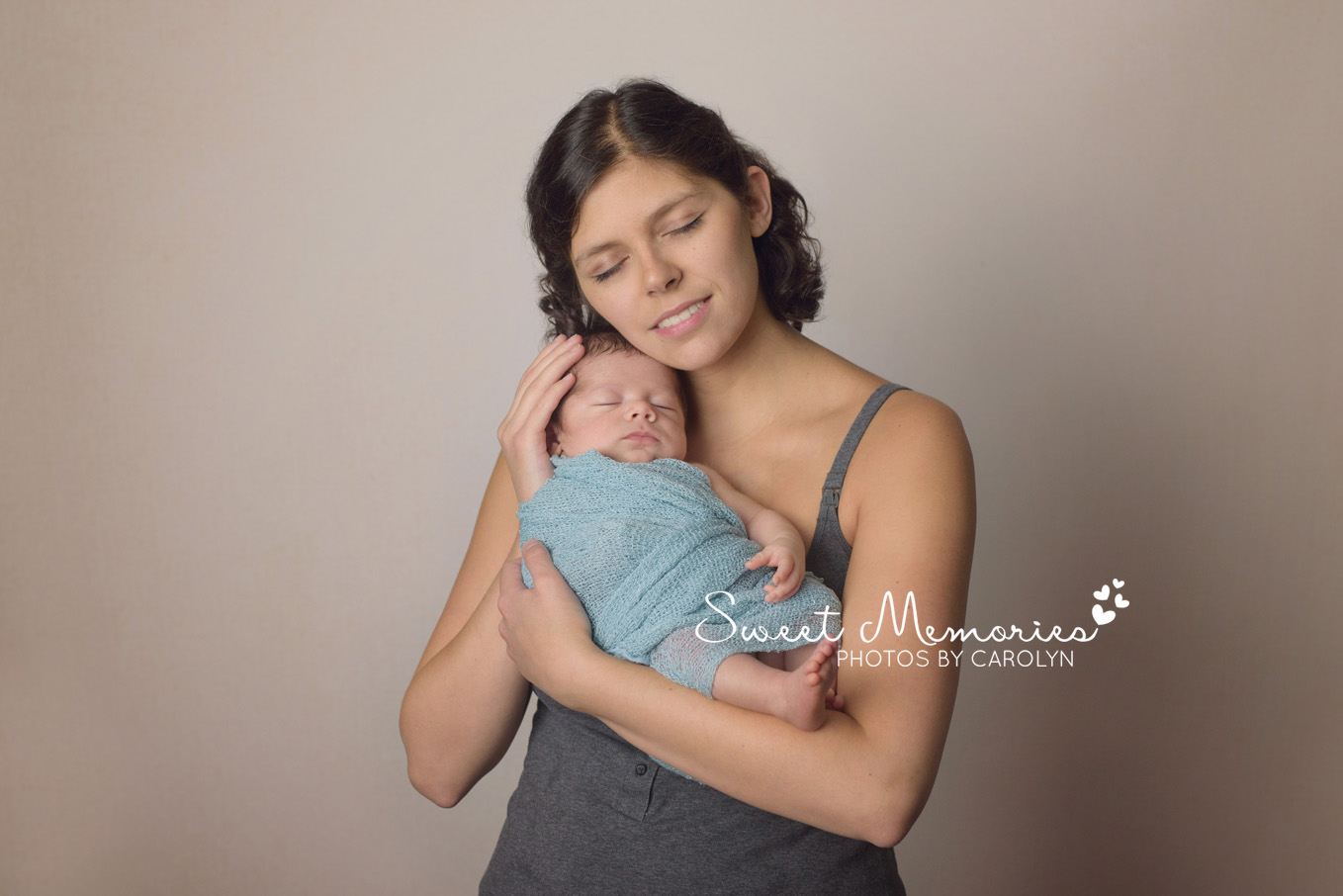 Sweet Memories Photos by Carolyn | Plymouth Meeting PA | Bucks County Montgomery County Newborn Infant Baby Photographer | newborn baby boy with mom
