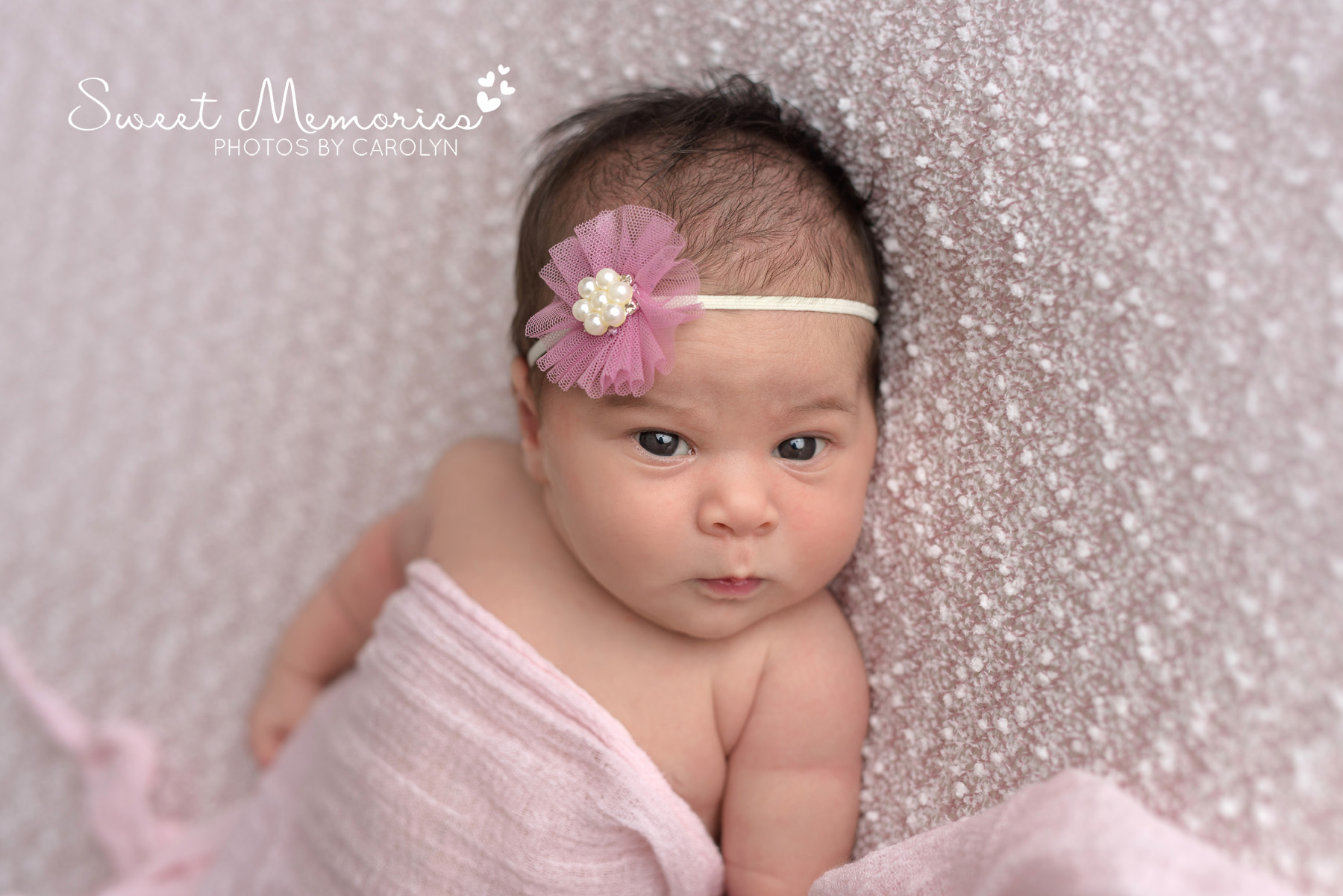 awake newborn baby girl pose | Coopersburg newborn photographer | Sweet Memories Photos by Carolyn Quakertown Pennsylvania